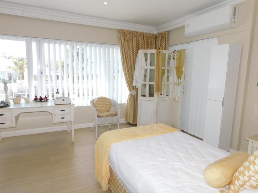 4 Bedroom Property for Sale in Harbour Island Western Cape